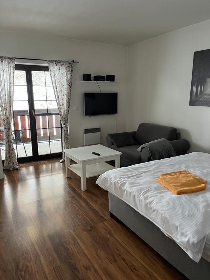 רוז'ומברוק Apartman Viktoria 5 מראה חיצוני תמונה